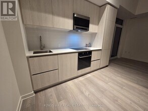 110 Broadway Ave in Toronto, ON - Building Photo - Building Photo