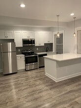 Amitville Flats in Amityville, NY - Building Photo - Building Photo