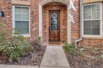 3200 Ross Ave in Dallas, TX - Building Photo - Building Photo