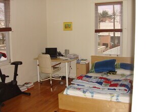 218 Denison St, Unit 216 B in Highland Park, NJ - Foto de edificio - Building Photo