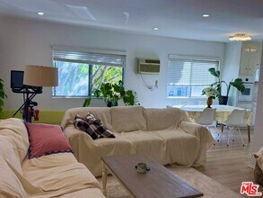 2803 Arizona Ave in Santa Monica, CA - Building Photo - Building Photo
