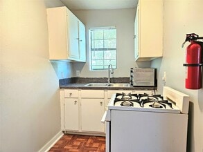 5008 Ave S in Galveston, TX - Building Photo - Building Photo