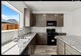 138 Blackwell Ln in Kyle, TX - Building Photo - Building Photo