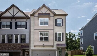 27 Shepherds Hook Way in Stafford, VA - Building Photo