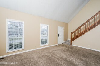 9322 Villa Fair Ct in Louisville, KY - Building Photo - Building Photo