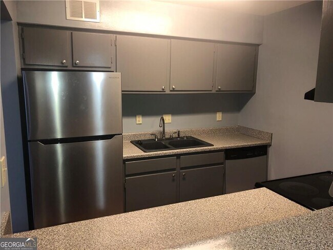 2213 Huntingdon Chase in Atlanta, GA - Building Photo - Building Photo