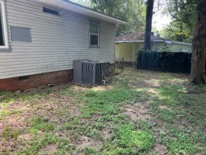3141 Oak Forest Dr in Jackson, MS - Building Photo - Building Photo
