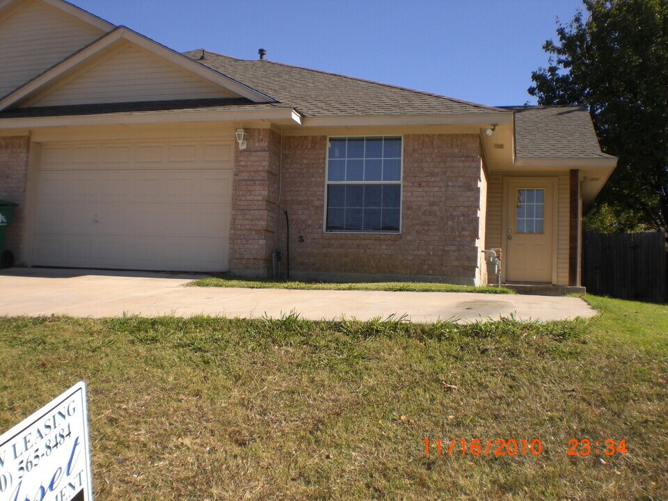 3816 Stuart Rd in Denton, TX - Building Photo