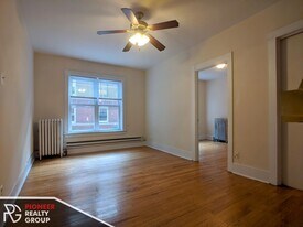 951 W Cornelia Ave, Unit 1A in Chicago, IL - Building Photo