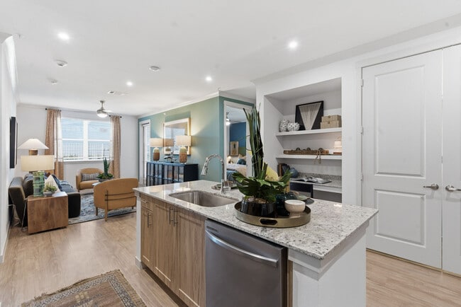 The Westlyn in Grand Prairie, TX - Foto de edificio - Building Photo