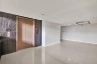 240 Lakeview Dr, Unit 203 in Weston, FL - Building Photo - Building Photo