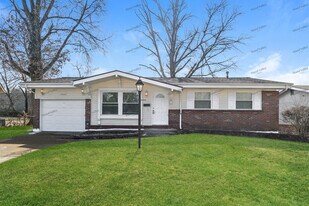 2404 Burchard Dr in St. Louis, MO - Building Photo