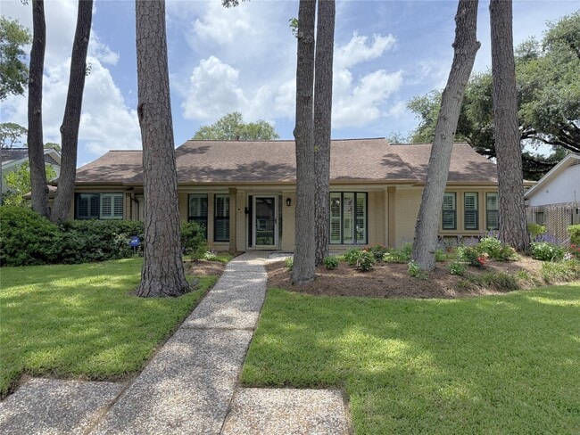 property at 5007 Shady Nook Ct