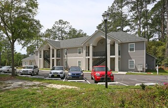 Baytree Court Apartments in Valdosta, GA - Building Photo - Building Photo