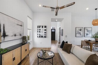 4400 Night Owl Ln in Austin, TX - Building Photo - Building Photo