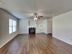 8222 Holly Tree Ln in Charlotte, NC - Building Photo - Building Photo