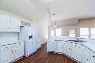 216 Stone Creek Blvd in Glenn Heights, TX - Foto de edificio - Building Photo