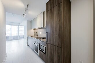 19-1819 Western Battery Rd in Toronto, ON - Building Photo - Building Photo