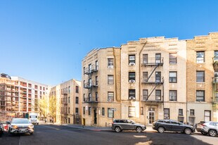 75 Fairview Avenue in New York, NY - Building Photo