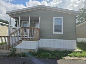 214 Cardinal Ln in Madison, WI - Building Photo