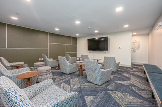 Viva Lakeshore in Bridgewater, MA - Foto de edificio - Interior Photo