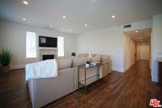 907 S Shenandoah St in Los Angeles, CA - Building Photo - Building Photo