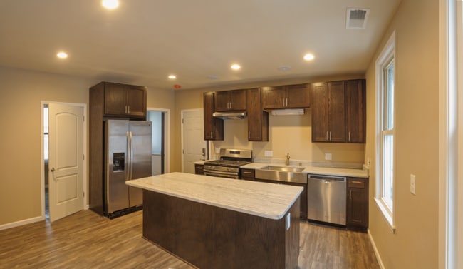 property at 1834 N Arlington Pl