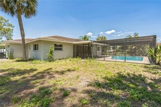 13724 River Forest Dr in Ft. Myers, FL - Building Photo - Building Photo