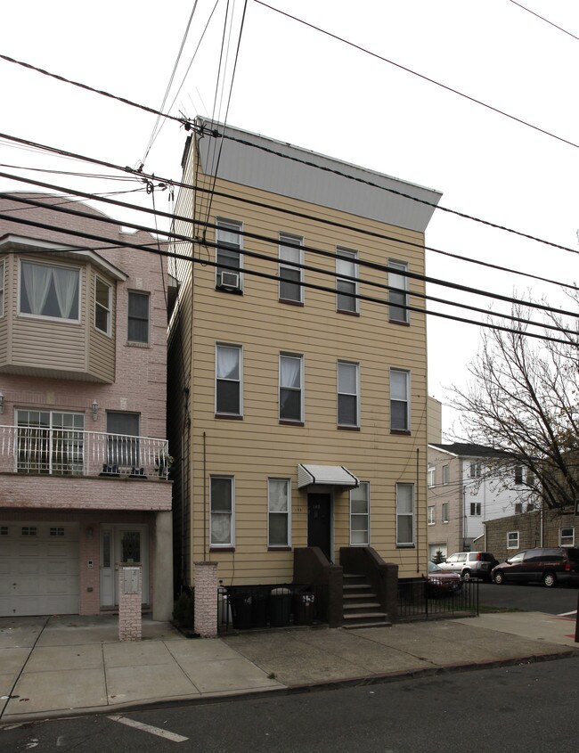 143 St Pauls Ave in Jersey City, NJ - Building Photo - Building Photo