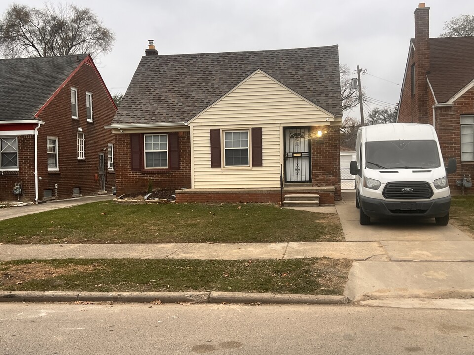 8675 Piedmont St in Detroit, MI - Building Photo