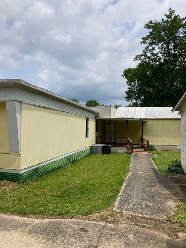 3 Country Ln Rentals in Rainbow City, AL