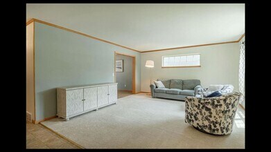 6130 Arrowpoint Way in McFarland, WI - Building Photo - Building Photo