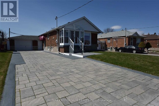 16 Crosland Dr