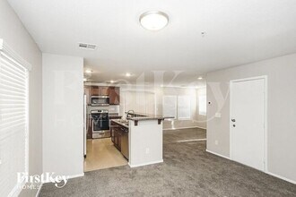 1144 Paradise Vista Dr in Henderson, NV - Building Photo - Building Photo