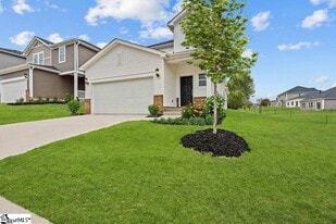 807 Brockman McClimon Rd in Greer, SC - Building Photo