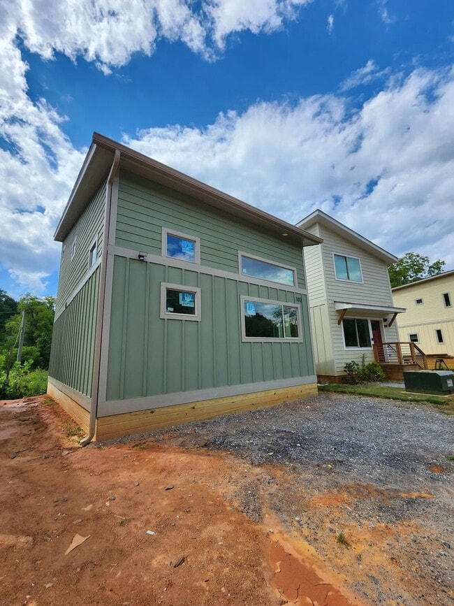 102 Eastville Rd in Asheville, NC - Building Photo - Building Photo