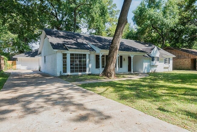 630 Cherrybark Ln in Houston, TX - Building Photo - Building Photo