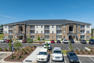 Luxe and Legends at Morganton Park Apartme in Southern Pines, NC - Building Photo - Building Photo
