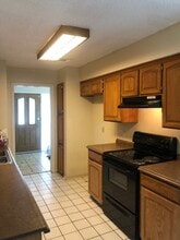 7528 Clover Ln in Watauga, TX - Foto de edificio - Building Photo