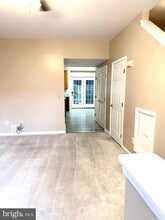 21057 Pickerelweed Terrace in Ashburn, VA - Building Photo - Building Photo