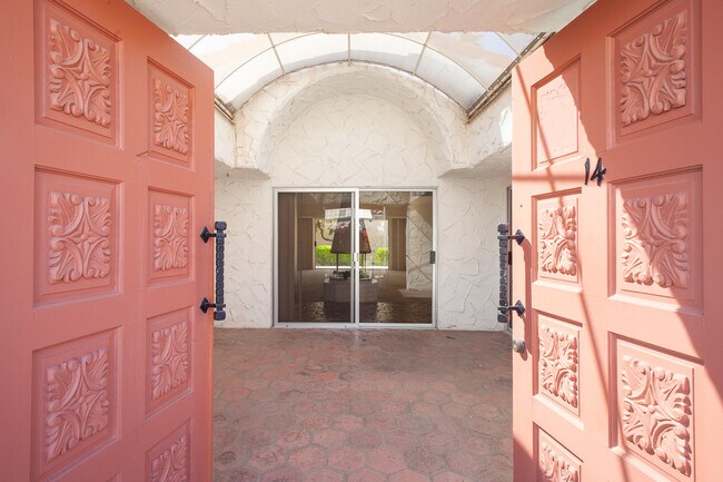 1833 S Araby Dr in Palm Springs, CA - Building Photo - Building Photo