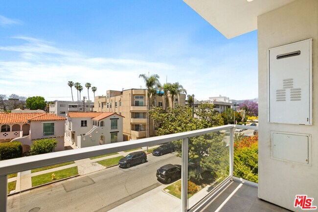 834 S Shenandoah St in Los Angeles, CA - Building Photo - Building Photo