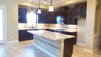 21710 Avalon Queen Dr in Spring, TX - Foto de edificio - Building Photo