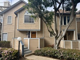 9270 Towne Centre Dr in San Diego, CA - Building Photo