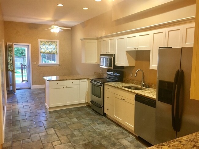 property at 617 E 3rd St