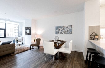 99 Jasper in Edmonton, AB - Building Photo - Building Photo