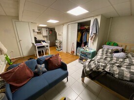 30 Irving St, Unit B in Boston, MA - Building Photo