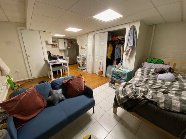 30 Irving St, Unit B