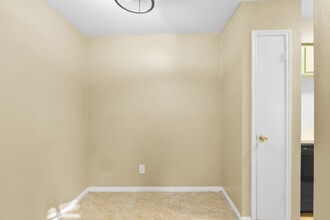 9550 Deering Dr in Houston, TX - Building Photo - Building Photo
