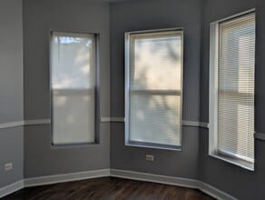 6401 S St Lawrence Ave in Chicago, IL - Building Photo - Building Photo